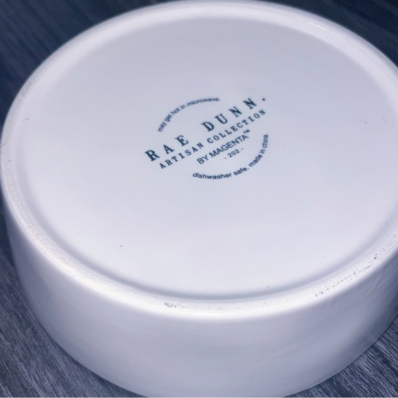 White Ceramic Pet Bowl with 'Feed Me' Text - Picture 3 of 5